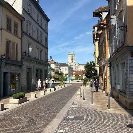 Charme & Tranquillite - Centre Historique Troyes