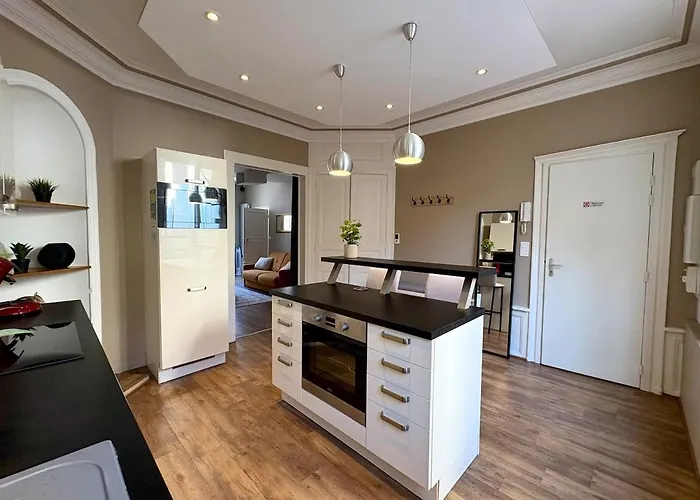 Charme & Tranquillite - Centre Historique 아파트 *